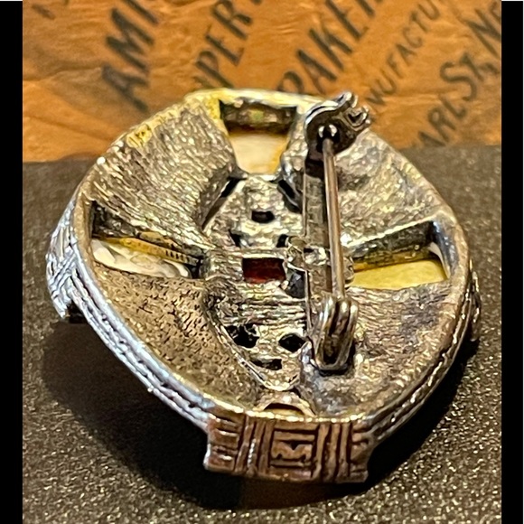 Celtic / Scottish Style Stone Brooch 🌺 Tau Miracle brooch - Picture 13 of 16